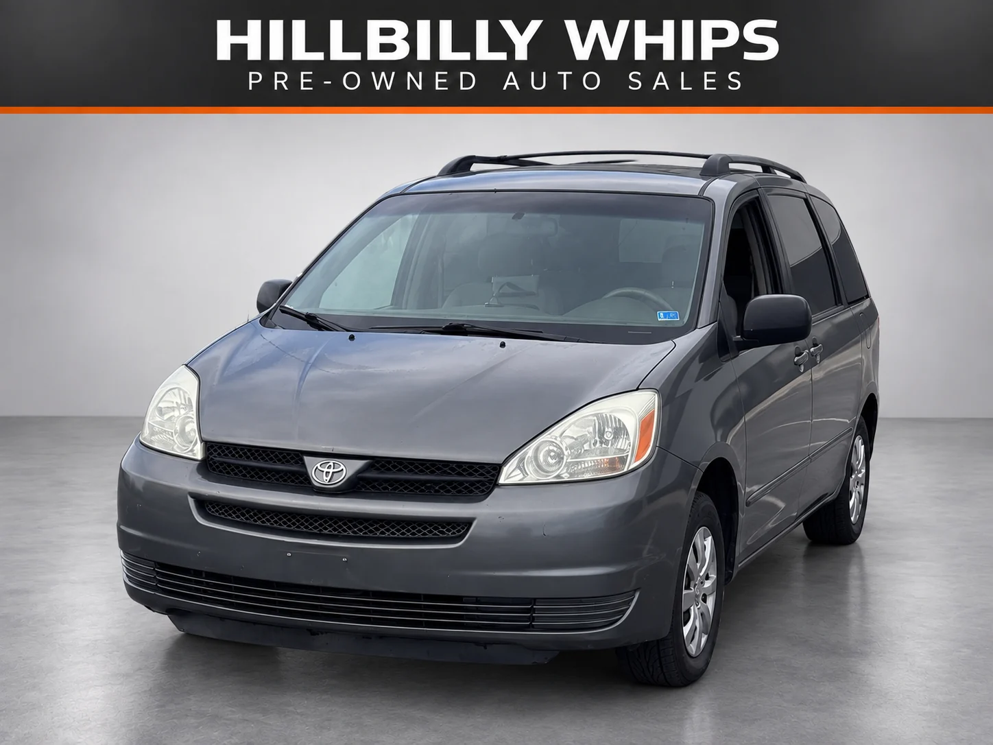 2004 Toyota Sienna — Front driver-side view